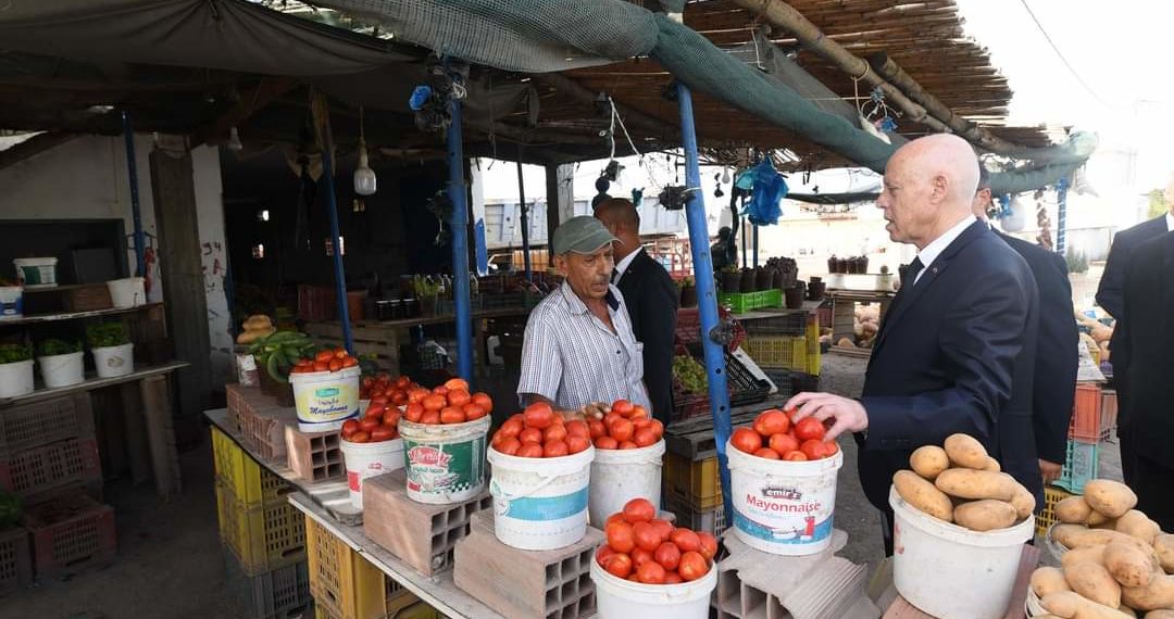 سعيّد: “من أؤتمن على قوت الشعب صار بدوره شريكا بالأزمات المتتالية”
