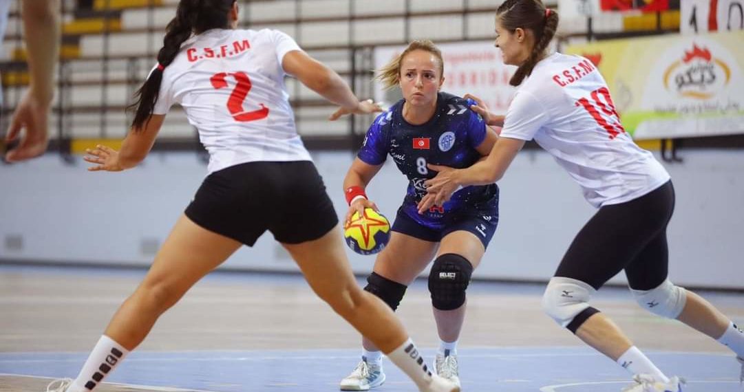 كرة اليد: النادي النسائي بالمكنين بطل العرب لاول مرة