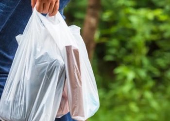 اليوم: إيقاف تصنيع الأكياس البلاستيكية في تونس