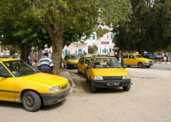 إضراب أصحاب التاكسي الفردي: مطالب بزيادة في التعريفة وتغيير اللون الأصفر “للتاكسي”