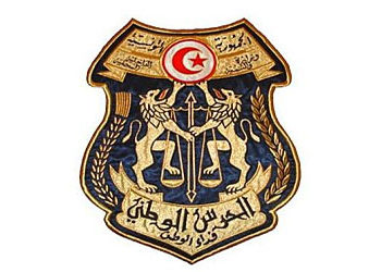 بعد انتشار فيديو بمواقع التواصل الإجتماعي يثبت تلقيه رشوة: إيقاف ضابط حرس وفتح تحقيق في شأنه