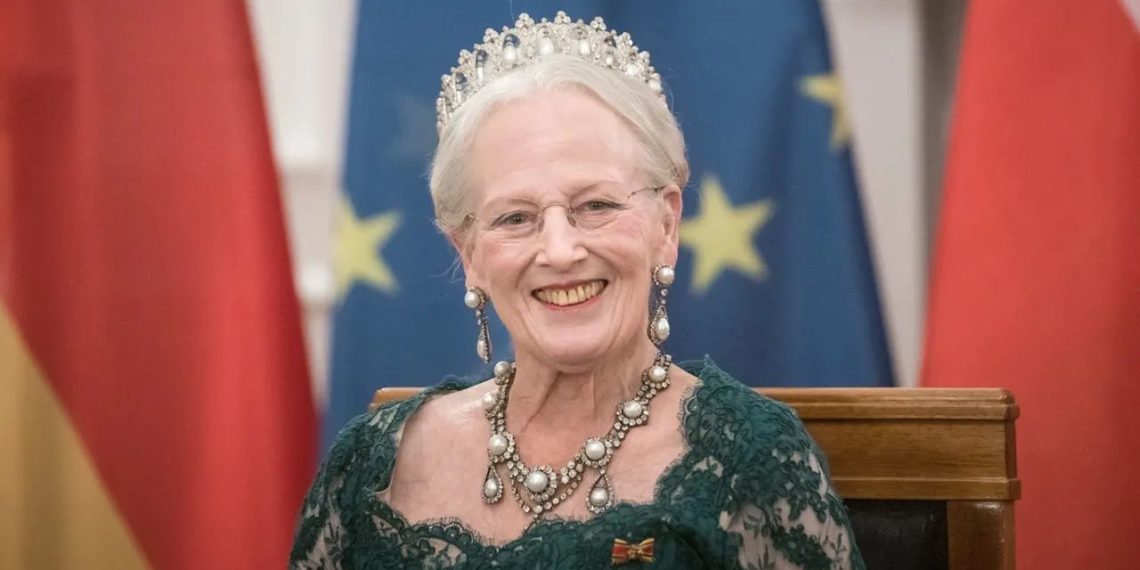 قرارها أثار “صدمة”.. ملكة الدنمارك “آسفة” لتجريدها أحفادها من الألقاب الملكية