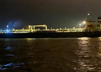 وصول باخرتين محمّلتين بالبنزين لتونس