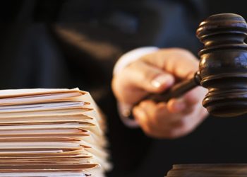 بطاقة تفتيش في حق ابن رئيس برلمان سابق للإشباه في تورطه في تكوين وفاق للإعتداء عـلى أمن الدولة