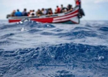 السلطات الإيطالية تبحث امكانية الحاق عائلة الطفلة التي وصلت إلى لمبيدوزا بمفردها