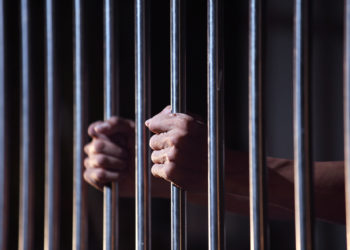 8 سنوات سجنا لمحتجز وسيط في عملية هجرة غير نظامية