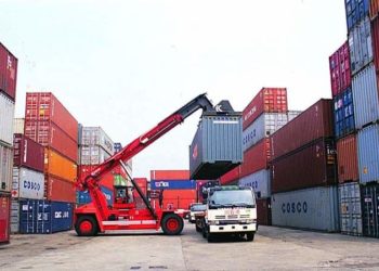 عجز الميزان التجاري يواصل الارتفاع