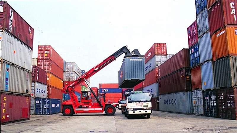 عجز الميزان التجاري يواصل الارتفاع