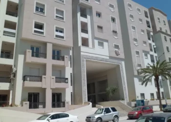 مرسوم رئاسي يمكن المستثمرين الأجانب من اقتناء مساكن بشروط