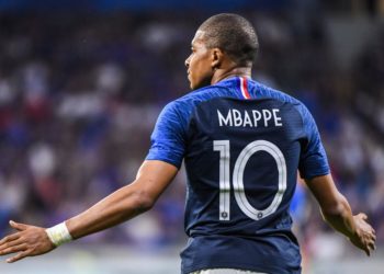 إصابة مبابي خلال التدريبات وإحمالية عدم مشاركته في مباراة الغد واردة