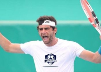 تأهل عزيز دوقاز الى الدور الثاني من بطولة شارلوت فيل الامريكية