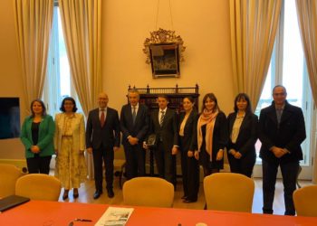 في اطار مساعيها لبناء شراكات اقتصادية جديدة لتونس: رئيس كونكت يتفق مع نائب وزير خارجية تشيكيا على تكثيف التعاون وامضاء مذكرة تفاهم مع غرفة التجارة والصناعة البلغارية