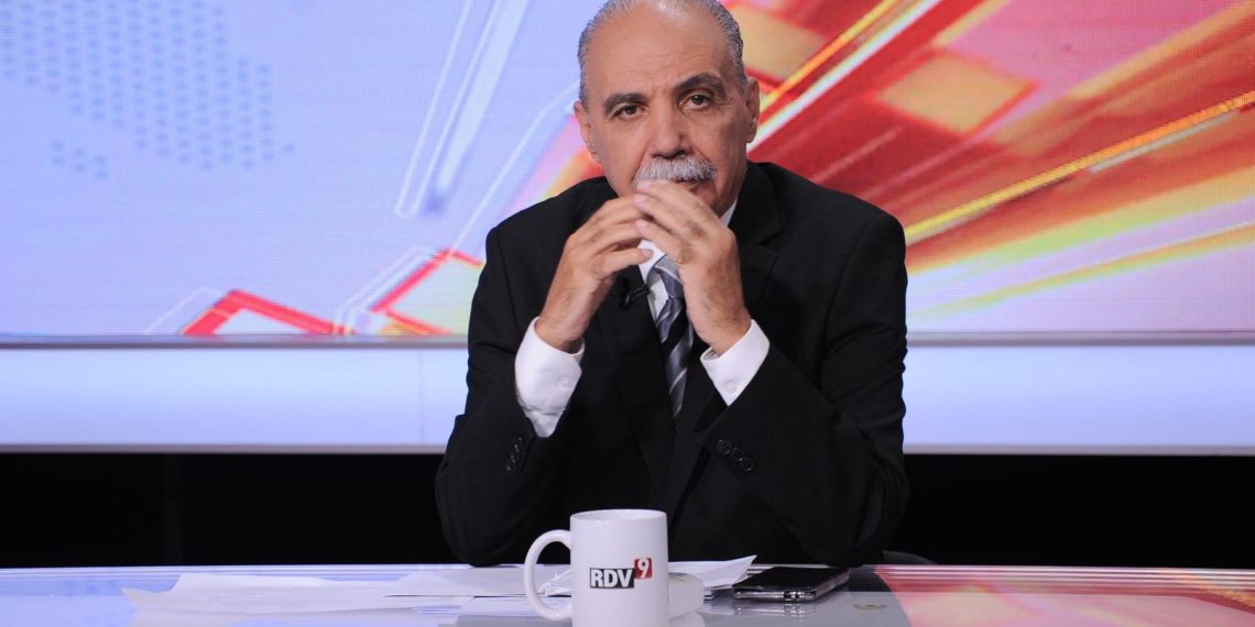 مؤانسات مصطفى عطية: أهلا بضاربي الدفوف في أزمنة الطمع والخوف!