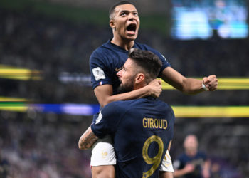 فرنسا تحسم بطاقة التأهل لنهائي المونديال