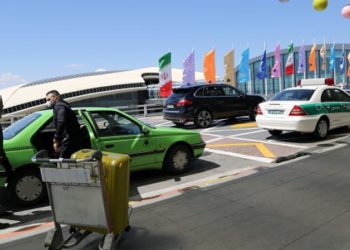 قتيل و30 جريحاً في اصطدام حافلتين في مطار طهران