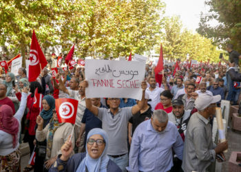 جدل وتوتر وهنات.. ما الذي بقي يعجب في هذه الانتخابات!!