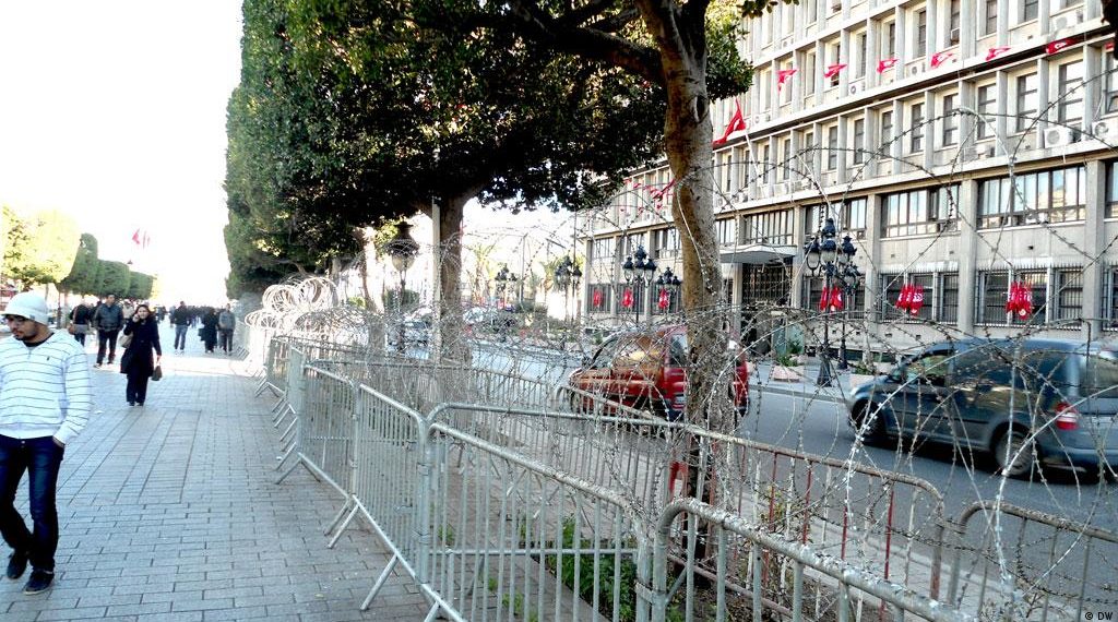 إصابة أمني برصاصة من مسدّسه بشارع الحبيب بورقيبة