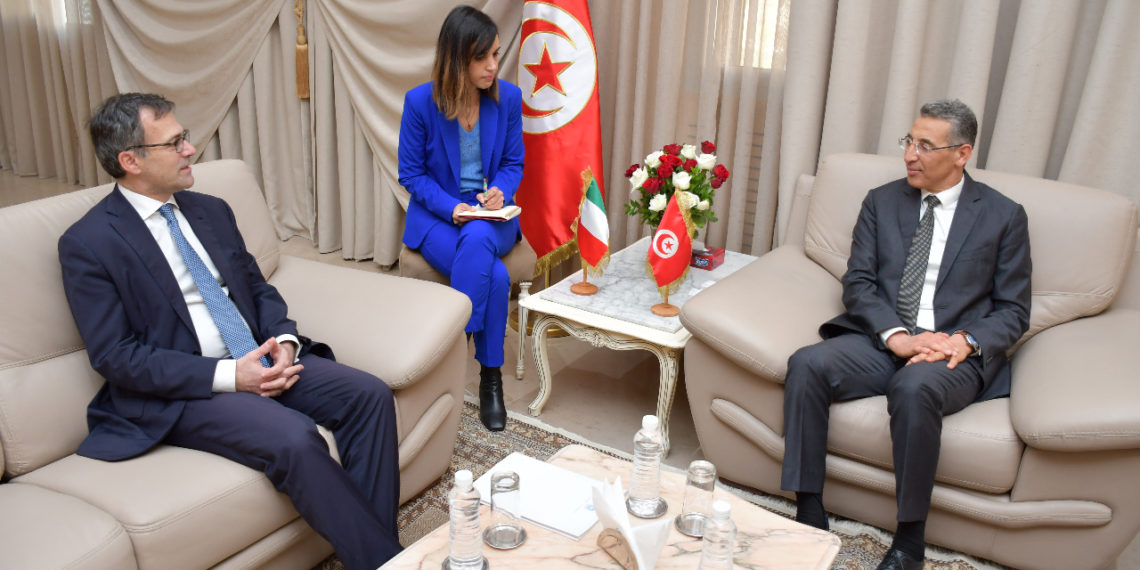 لقاء وزير الداخلية بسفير إيطاليا بتونس للتباحث حول التصدي للهجرة غير النظامية