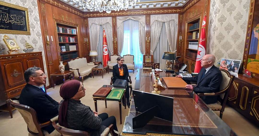 سعيّد : “يجب توفير المواد الأساسية للتونسيين”