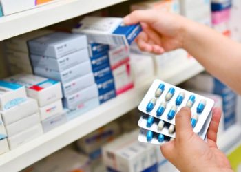 مخزون الأدوية بأغلب الصيدليات لا يتعدى ثلاثة أيام بعد إيقاف نشاط توزيع الادوية