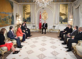 سفارة أمريكا: الوفد الامريكي أعرب عن دعمه لتطلع الشعب التونسي الى حكومة ديمقراطية شفافة تخضع للمساءلة