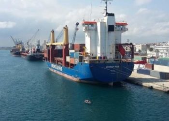 وصول باخرة محمّلة بـأكثر من 32 ألف طن من السكر إلى ميناء بنزرت