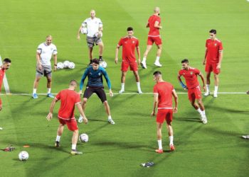 قبل لقاء البرتغال.. شبح الإصابات يضع دفاع المغرب في خطر