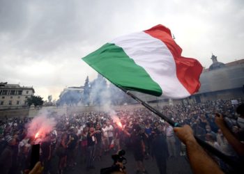 ايطاليا – المشاركة في مظاهرة غير مرخصة قانونا تصل عقوبتها حد السجن!