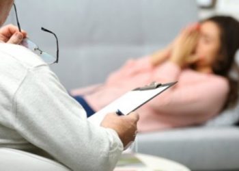 منظمة الاطباء الشبان: الطبيبة التي حاولت الإنتحار قدمت مطلب عطلة مرضية من طرف طبيبها النفسي وتم رفضها وتهديدها بعدم المصادقة على تربصها