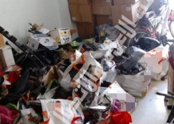 تونس: الإحتفاظ بشابين يبيعان قطع سيارات مهربة