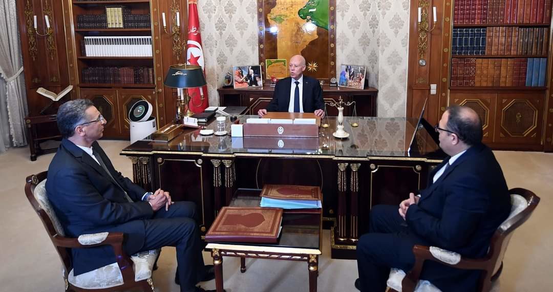 سعيّد: “الحرية لا تعني الفوضى والتآمر على أمن الدولة” و”أموال طائلة يتم توزيعها على المواطنين لتعطيل الدور الثاني من التشريعية”