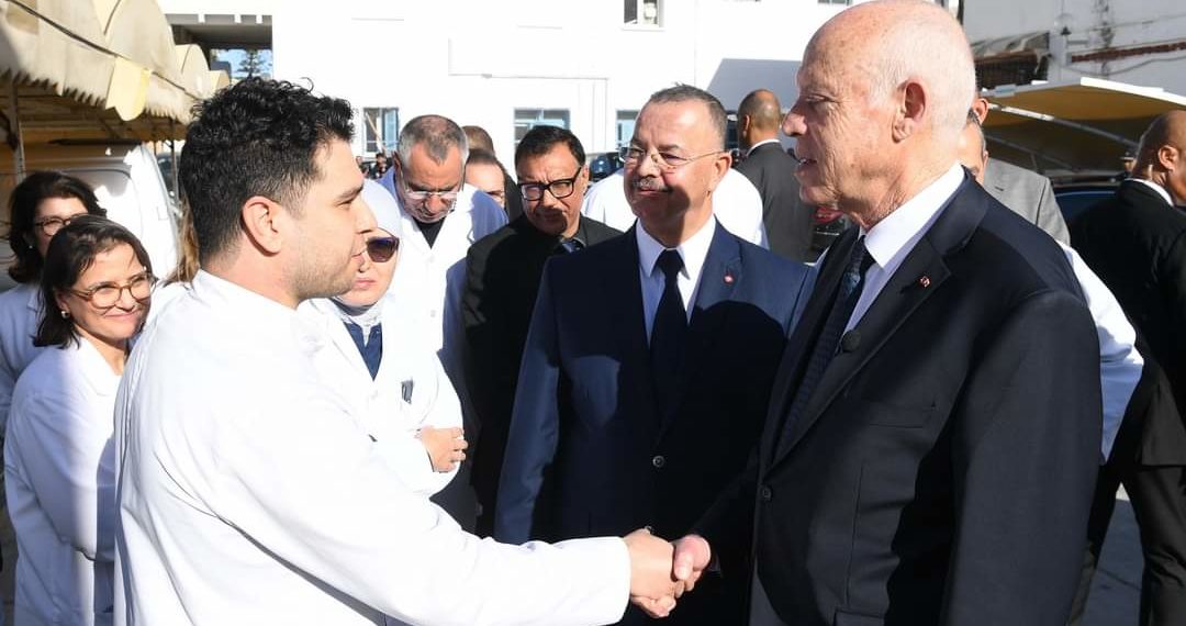 قيس سعيّد من مستشفى الرابطة : صندوق النقد الدولي يلزم يعرف الي الصحة ما تتشراش بالفلوس