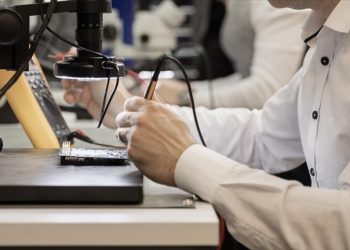 عميد المهندسين: ارتفاع نسبة الأداء في المهن الحرة بقانون المالية الجديد تدفع للانخراط في القطاع الموازي