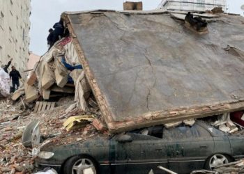 زلزال مدمر أودى بحياة أكثر من ألف شخص في تركيا وسوريا