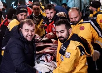 زلزال تركيا وسوريا: أمطار غزيرة تعرقل جهود الإنقاذ وزلزال جديد بقوة 5.6 يضرب وسط تركيا