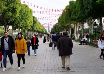 قلب العاصمة يرزح تحت وطأة الاهمال والأوساخ والتجارة الموازية وشارع بورقيبة يرثي نفسه: وَدَاعًا أَيُّهَا الشّارِعُ الجَمِيلُ