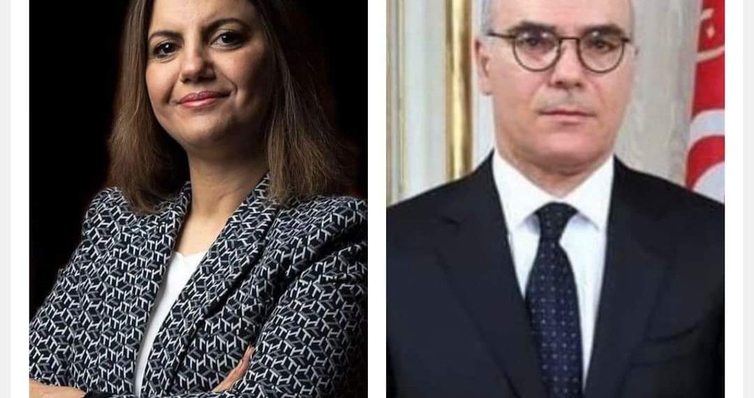 وزير الخارجية يتحادث هاتفيا مع نظيرته الليبية