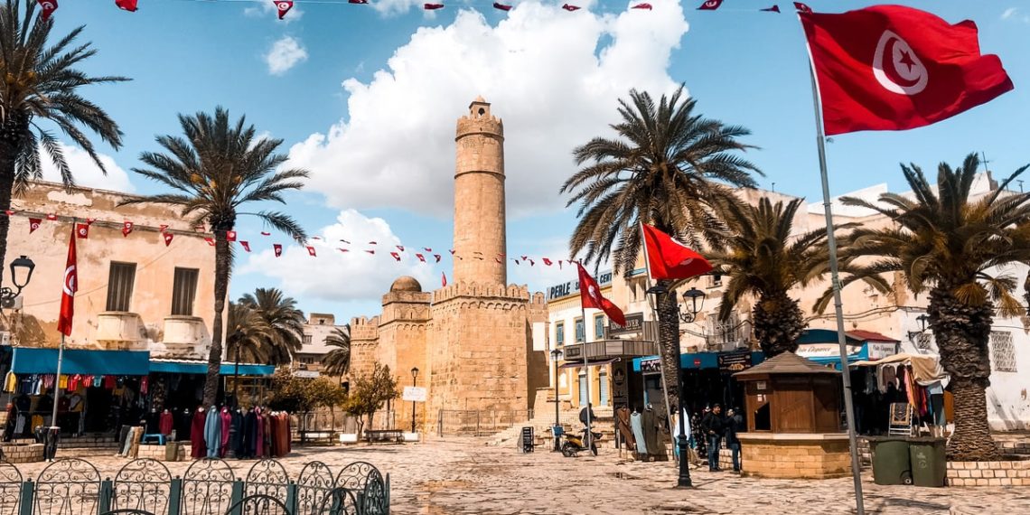 الاقتتال السياسي يهدد السلم الاجتماعي كالطاعون “كورونا” الذي تجند العالم لمحاربته ولكن الهزة وقعت والطمأنينة انقطعت