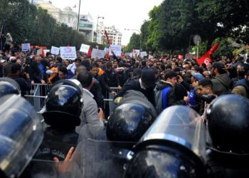 المفوض السامي لحقوق الإنسان يعبر عن قلقه إزاء “تفاقم القمع تجاه المعارضة والمجتمع المدني في تونس”