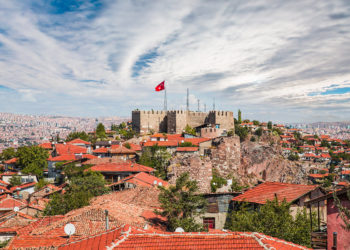 سفارة تونس بأنقرة تخصص رحلة من “هاتاي” لأنقرة لإجلاء التونسيين