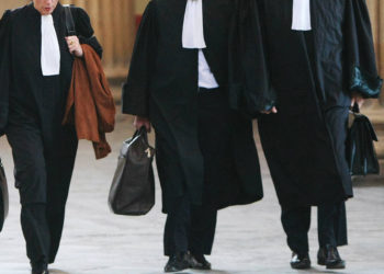 دليلة مصدّق: “قرّرنا مقاطعة التّرافع عن الموقوفين لانتفاء شروط المحاكمة العادلة ولأن قرارات الإيداع ليست قضائيّة بل سياسيّة بحتة”