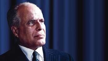 مؤانسات مصطفى عطية: “بورقيبة والديمقراطية”