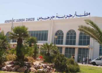 استعدادا للموسم الصيفي: وزير النقل يتابع مدى جاهزية مطار جربة وميناء جرجيس