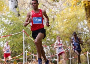 العداء التونسي عاطف سعد يحرز المركز الثاني لسباق نصف المارطون بهانوفر