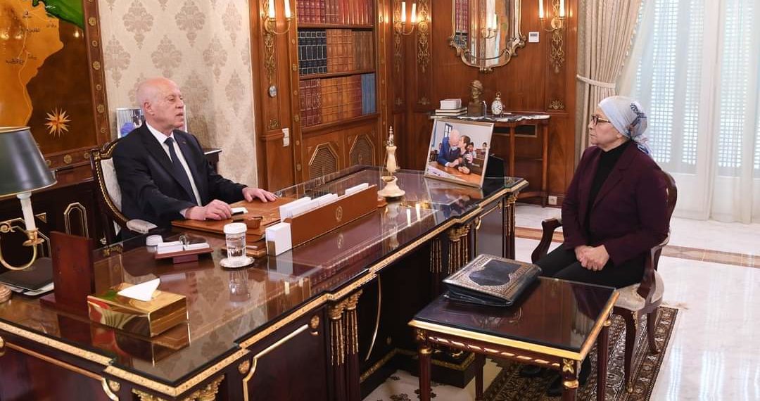 قيس سعيّد: “من تآمروا على أمن الدولة الداخلي والخارجي ومن أرادوا ولايزالون مصرّين على التنكيل به في كلّ المجالات لا يمكن أن يلعبوا دور الضحية”