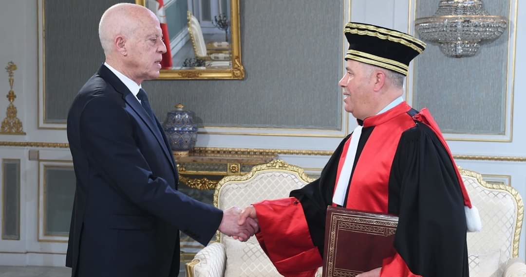 سعيّد: “الشعب التونسي من حقه أن يطالب بالمحاسبة وعلى القضاة وأكثرهم شرفاء ألاّ يتوانوا لحظة واحدة في تطبيق القانون”