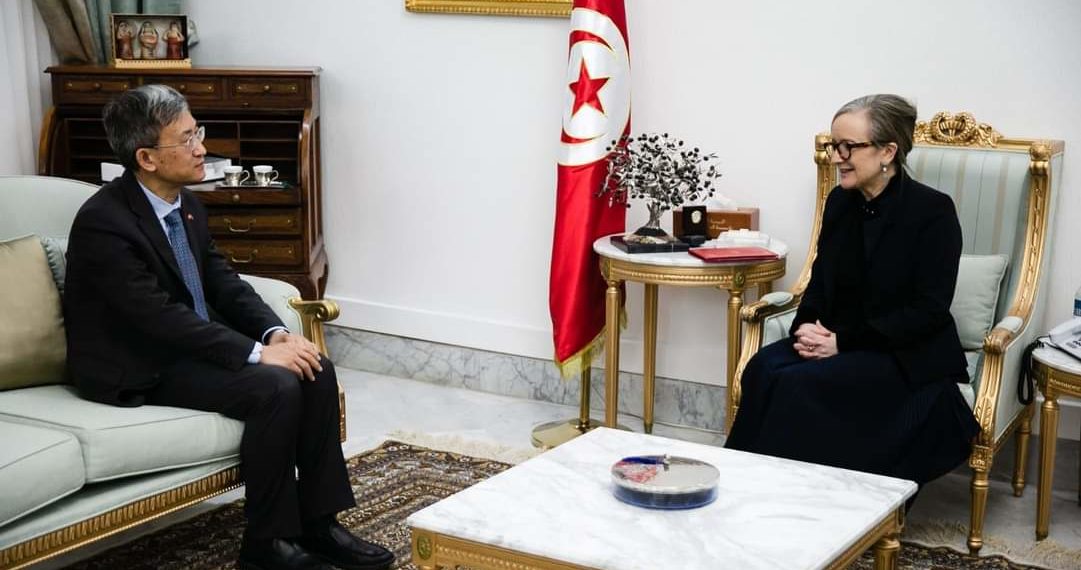 رئيسة الحكومة تجري محادثات مع سفراء أندونيسيا والصين وفنلندا