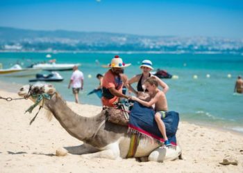 السياحة التونسية بين الأزمة الخانقة وبوادر الانفراج: اعادة نسخ التظاهرات السياحية الناجحة والمحافظة على الموروث الثقافي والاستثمار فيه والغاء الموسمية