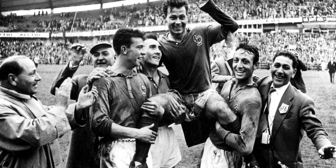 وفاة لاعب كرة القدم الفرنسية الشهير جوست فونتان