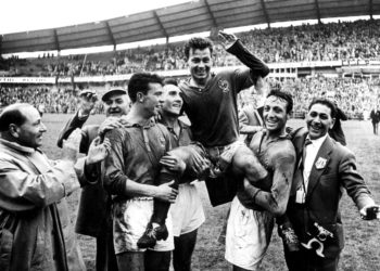 وفاة لاعب كرة القدم الفرنسية الشهير جوست فونتان